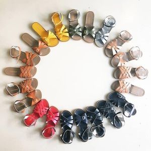👧🏻NWT Salt Water sandals in silver